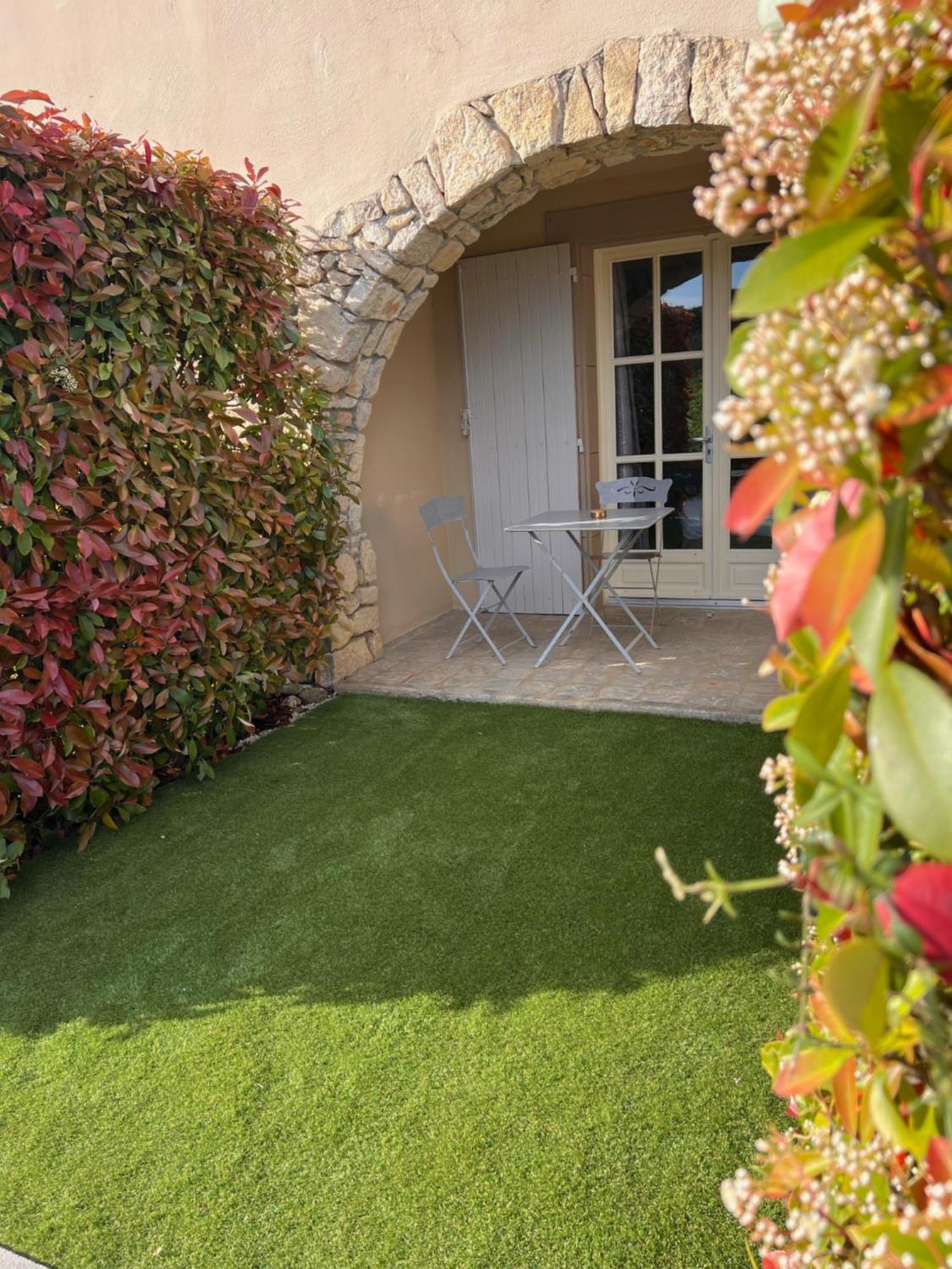 Logis Hotel Restaurant La Bergerie Aragon Esterno foto
