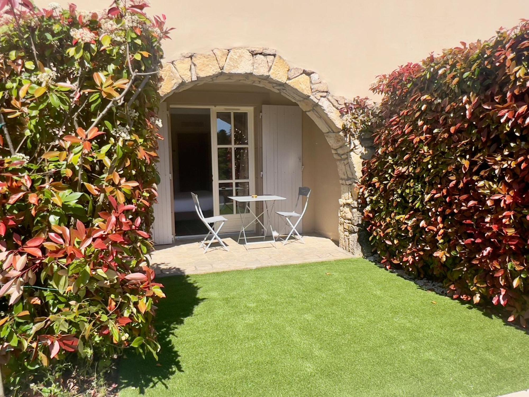 Logis Hotel Restaurant La Bergerie Aragon Esterno foto