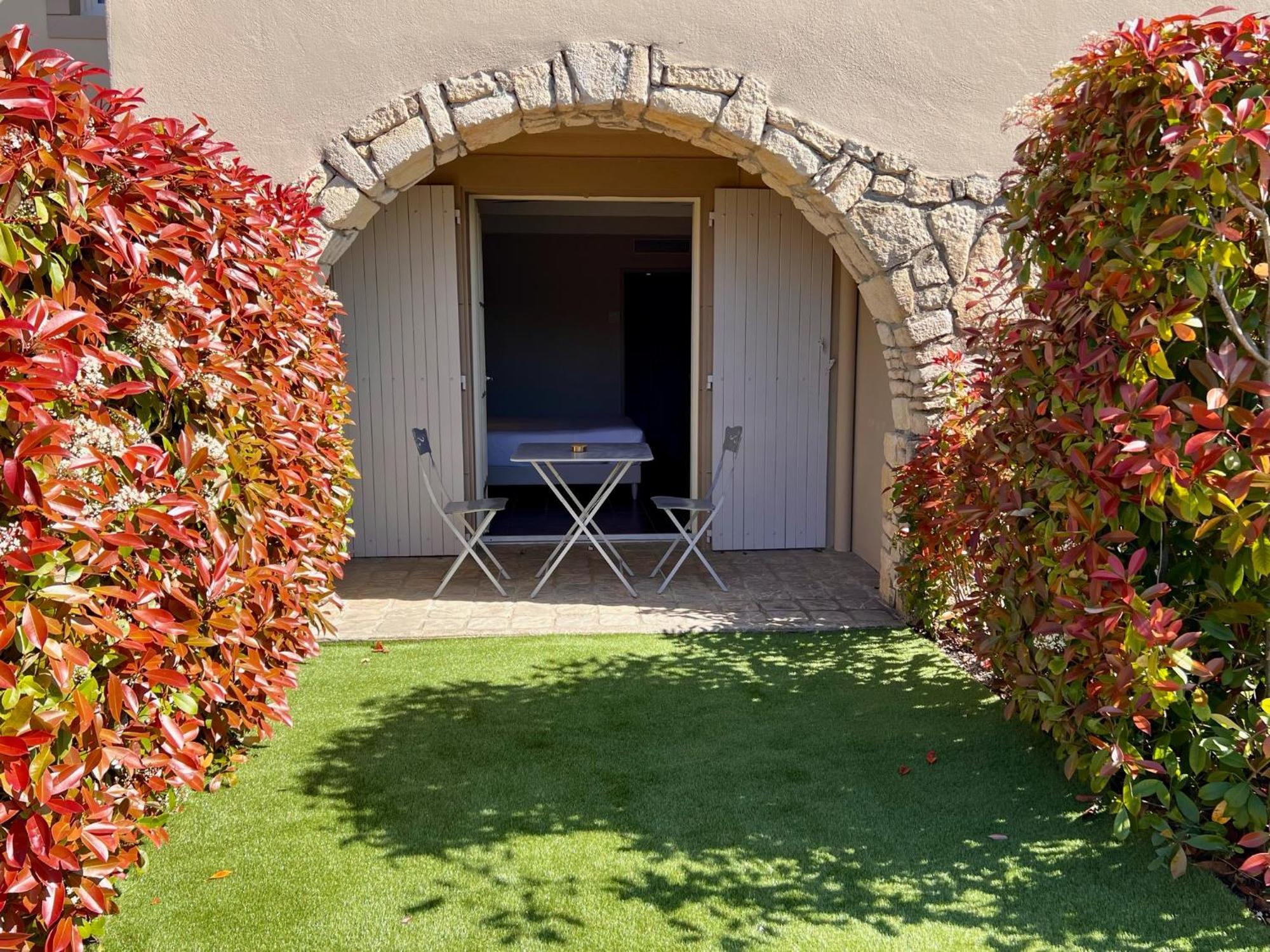 Logis Hotel Restaurant La Bergerie Aragon Esterno foto